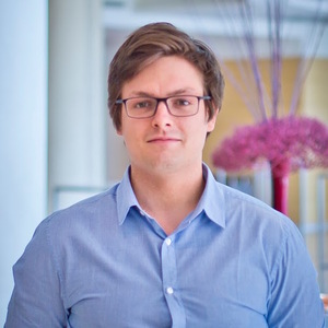 Vincent Vankrunkelsven Headshot