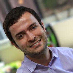 Rafael Pereira Headshot
