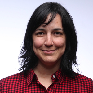 Gabriela de Queiroz Headshot