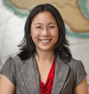 Claire Bowen Headshot