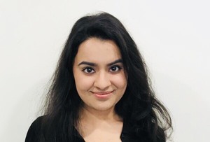 Shivali Malhotra Headshot