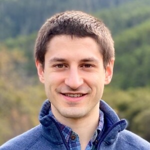Daniel Tedesco Headshot