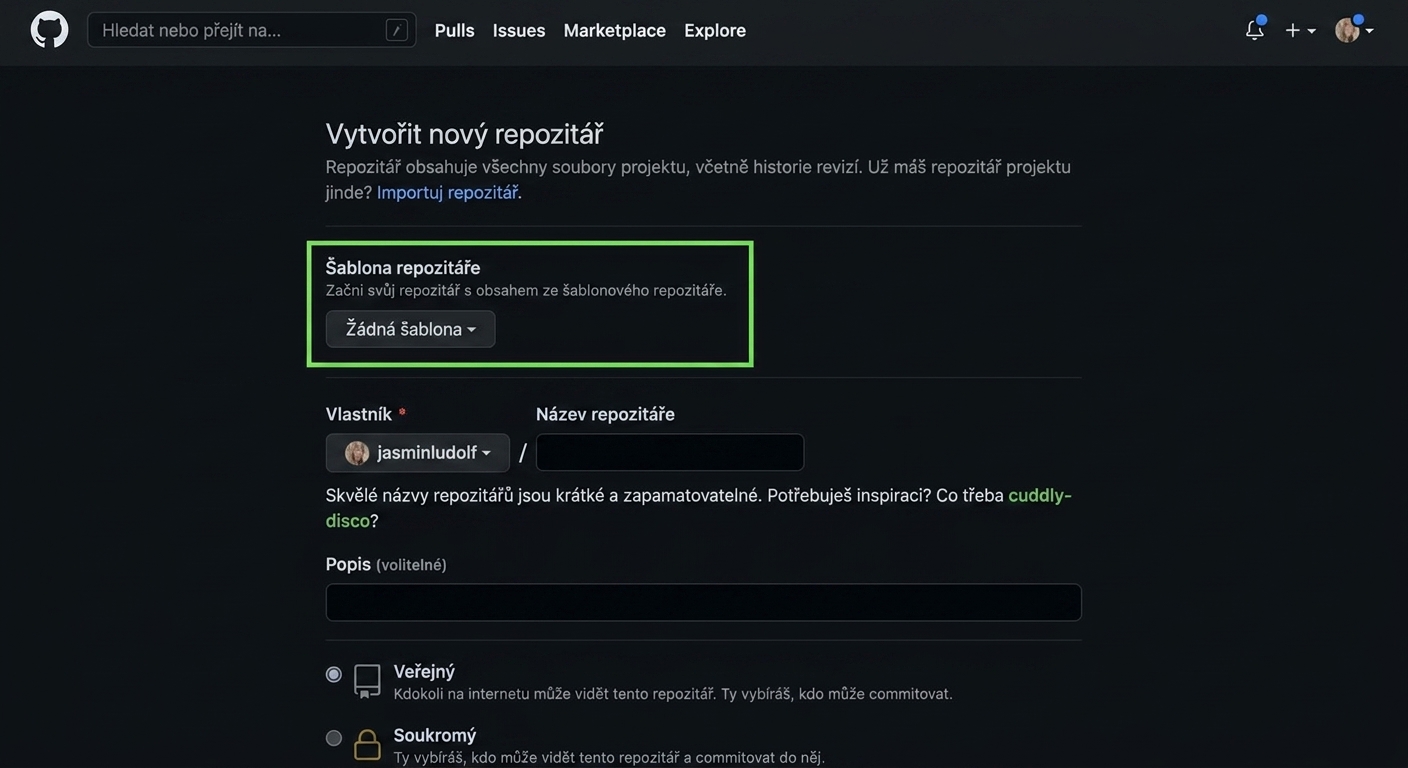 Zobrazení stránky pro vytvoření nového repozitáře na GitHubu se zvýrazněnou možností šablony