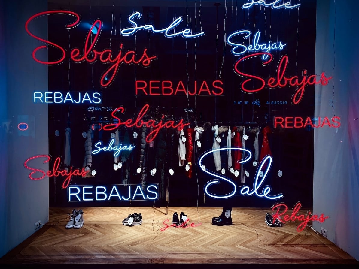 shop_window_with_sale_written_on_it.jpg
