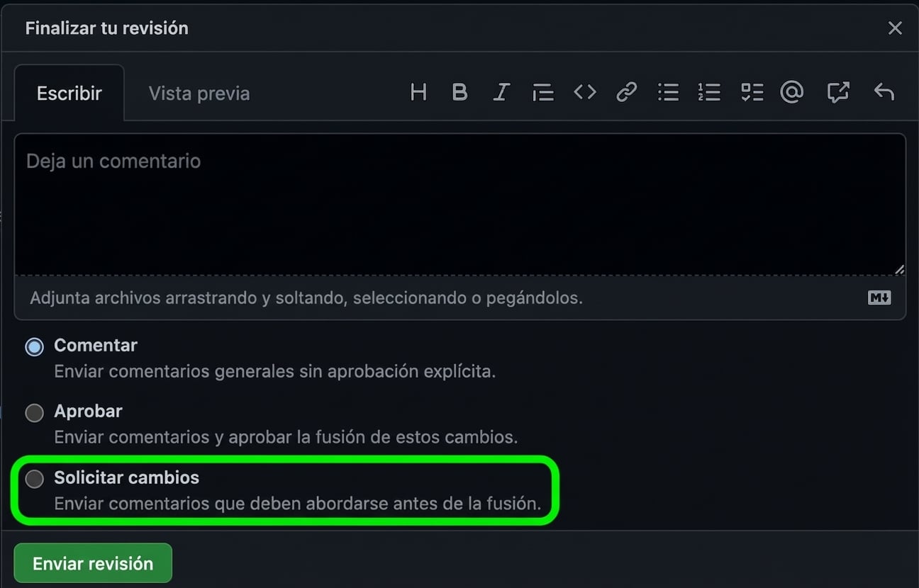 Primer plano de las opciones para responder a un PR con un círculo en Request changes.