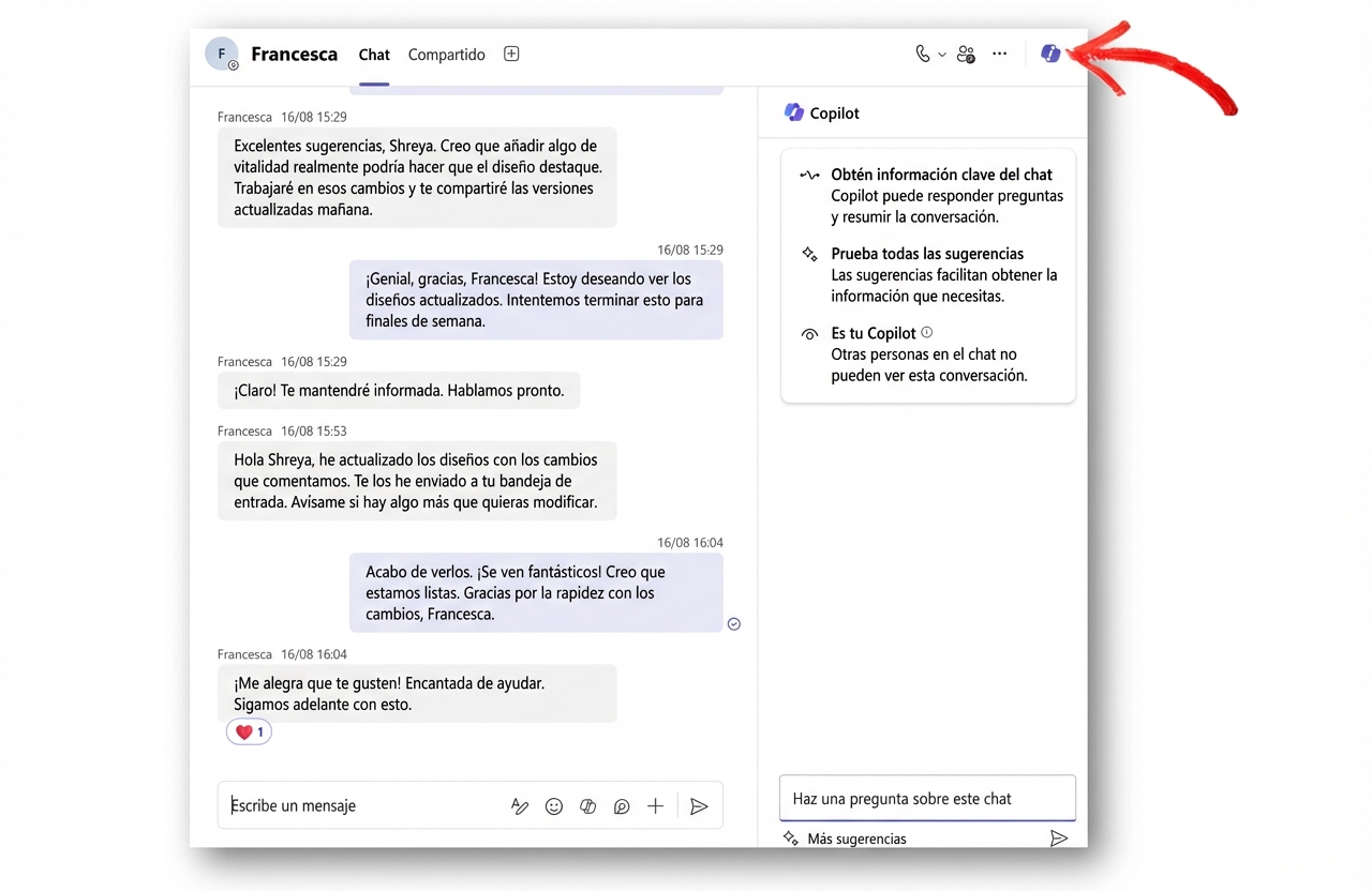 Captura de pantalla de un chat de Microsoft Teams con un chat lateral abierto para hacer preguntas a Copilot. Flecha roja apuntando al icono de Copilot