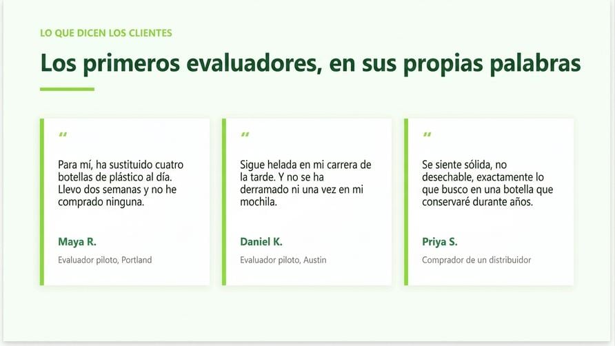 La diapositiva de testimonios que añadió Copilot, con tres tarjetas de cita acordes a la marca