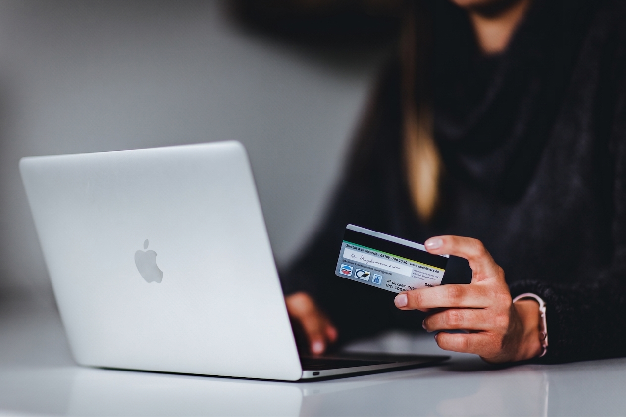 achat en ligne : carte de crédit et portable