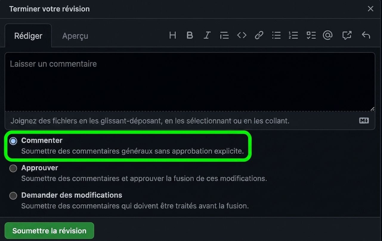 Gros plan des options pour répondre à une PR avec un cercle autour de Commenter.
