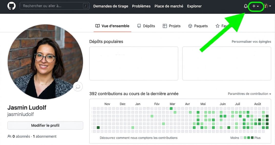 Vue du profil GitHub avec une flèche verte pointant vers le plus en haut à droite, entouré d'un cercle vert.