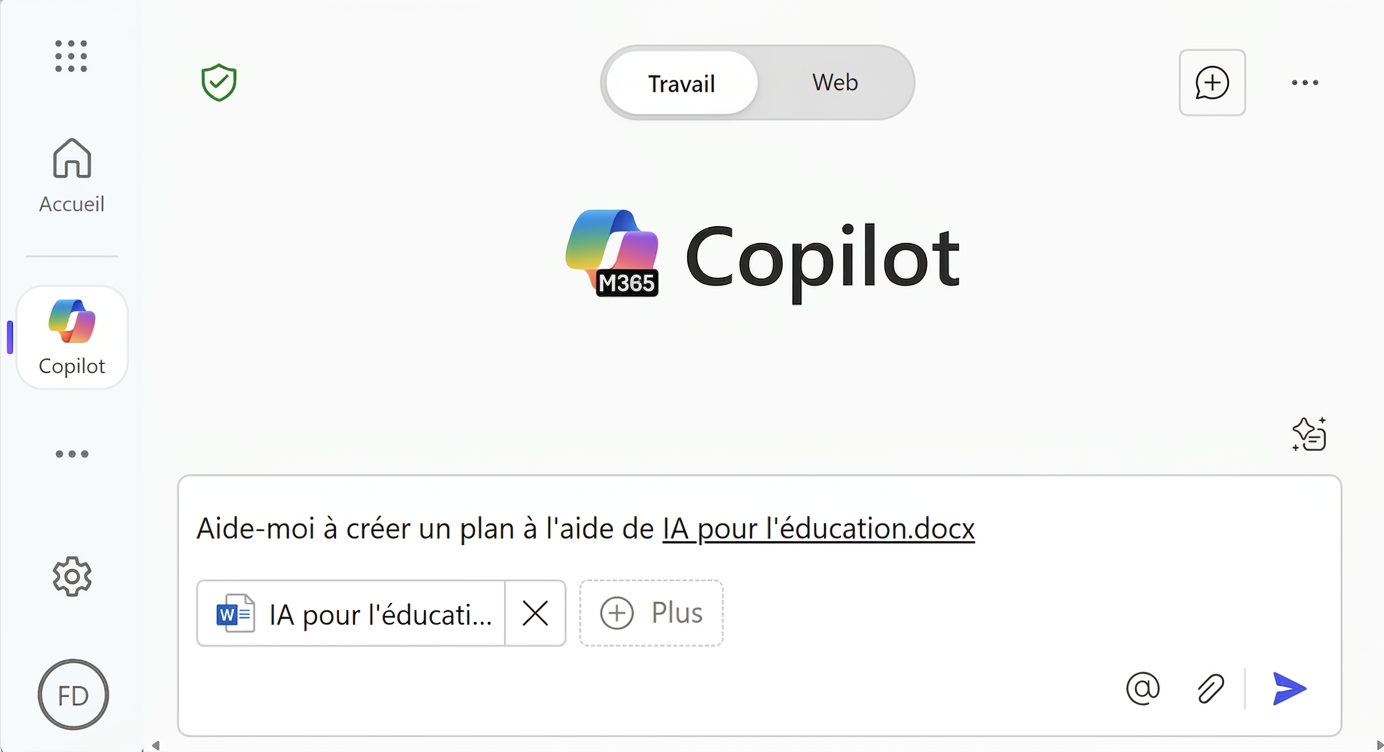 Capture d'écran du clavardage « Draft with Copilot » montrant une invite demandant d'aider à créer un plan de rapport à partir d'un fichier précis.