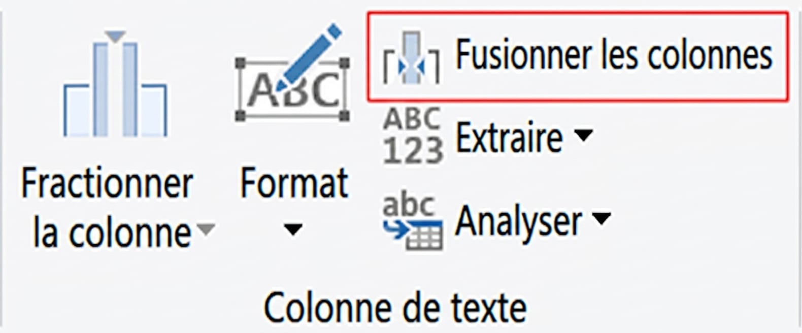 Une capture d'écran de Power Query montrant la transformation Fusionner les colonnes