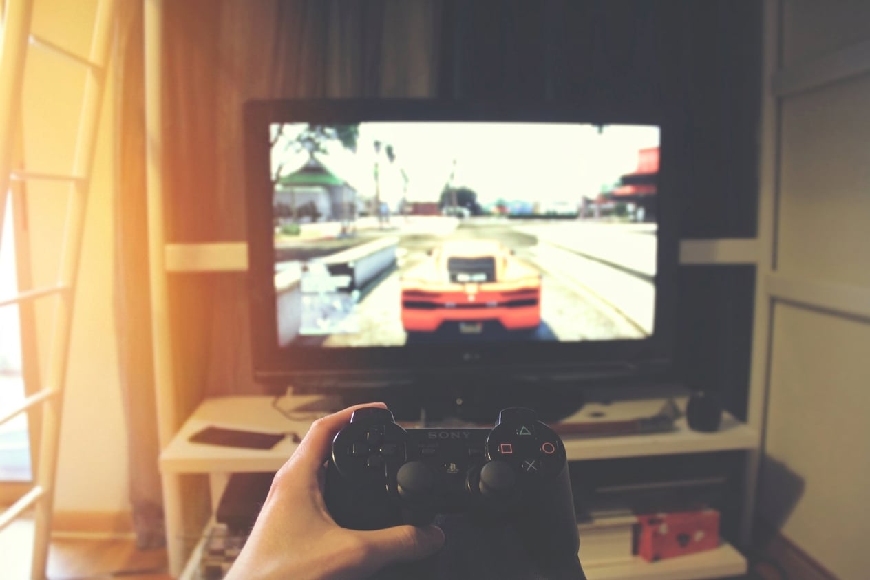 Games console with a racing game