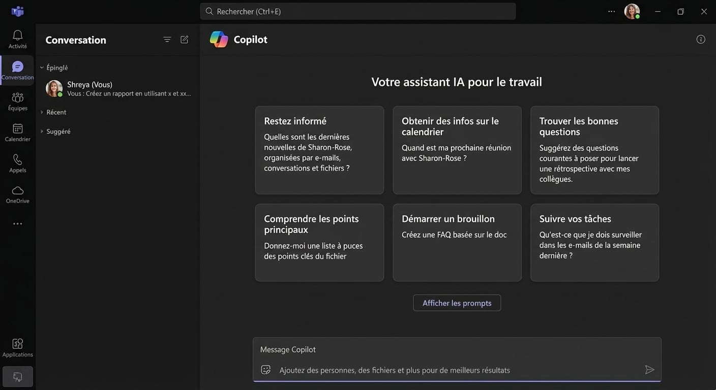 Capture d'écran de Microsoft Teams avec la discussion Copilot ouverte et l'icône Copilot en haut à gauche entourée en rouge.