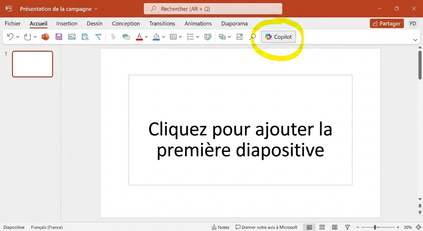 Un screenshot d'un document PowerPoint vierge avec l'icône Copilot.