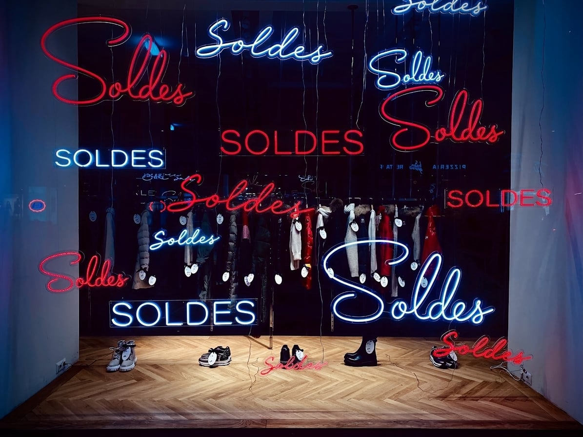 shop_window_with_sale_written_on_it.jpg