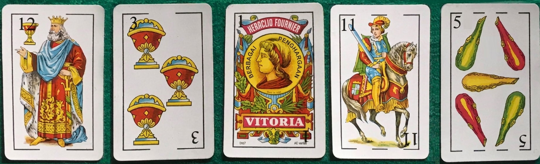 Image with some cards from a Spanish deck of cards.