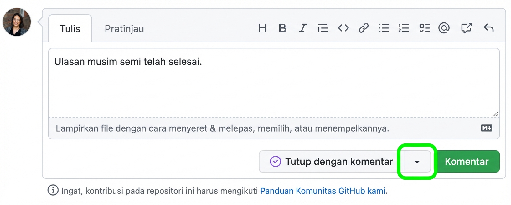 Tampilan komentar penutupan dengan panah dropdown disorot