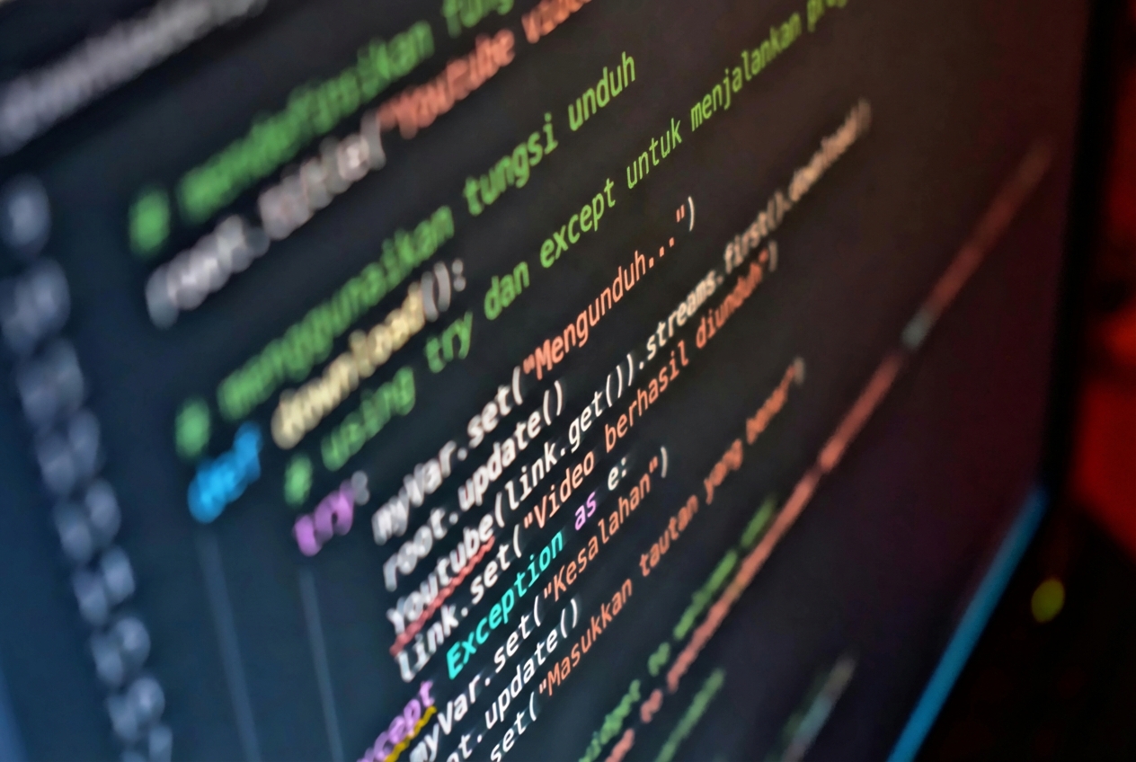 Kode Python ditampilkan di layar