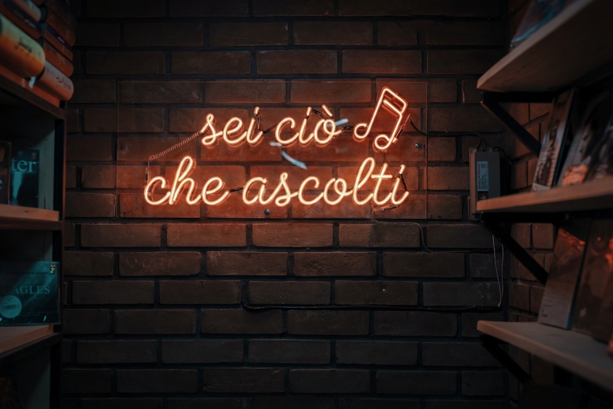 sei ciò che ascolti.jpg