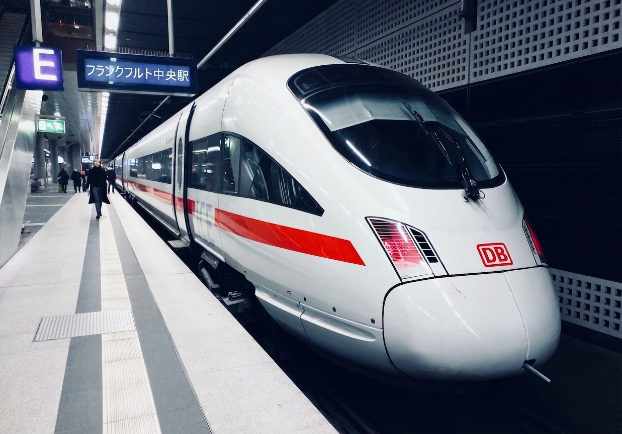 train_at_a_platform.png