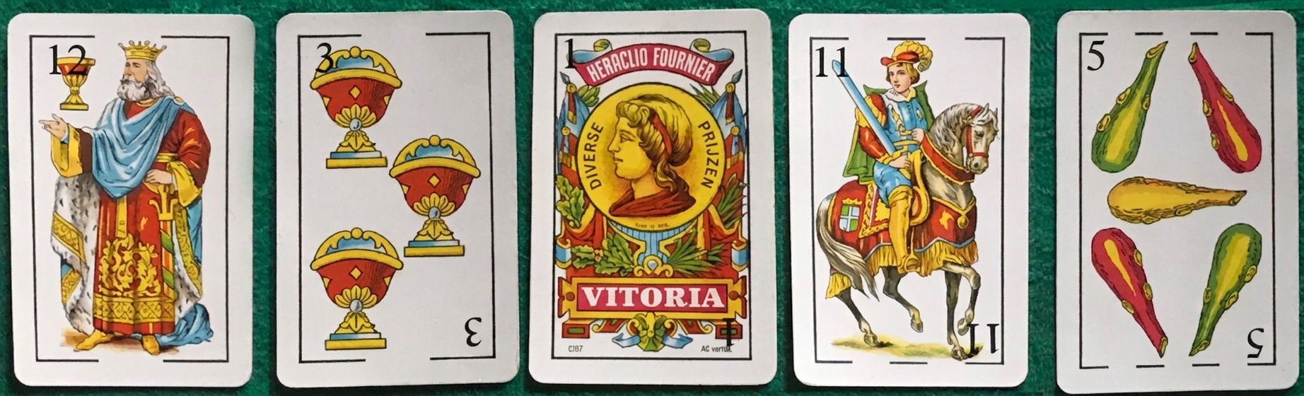 Image with some cards from a Spanish deck of cards.