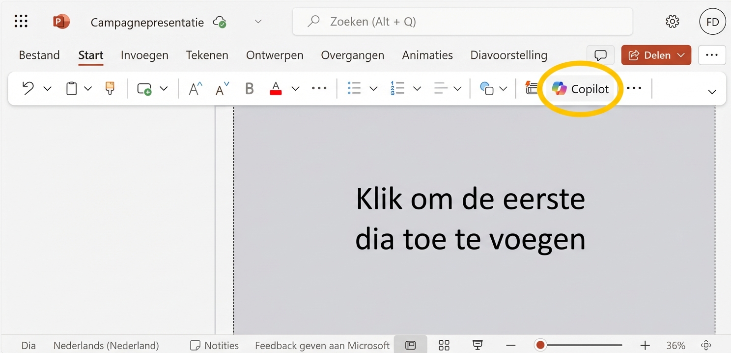 Een screenshot van een leeg PowerPoint-document met het Copilot-pictogram.