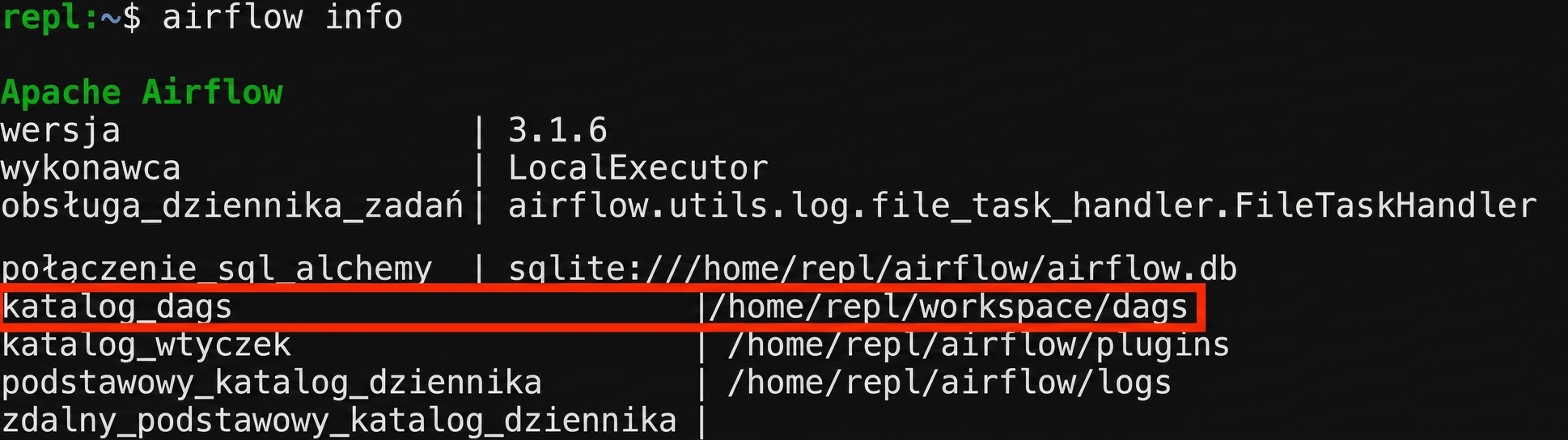 Wyjście terminala polecenia airflow info z wyróżnioną ścieżką dags_folder