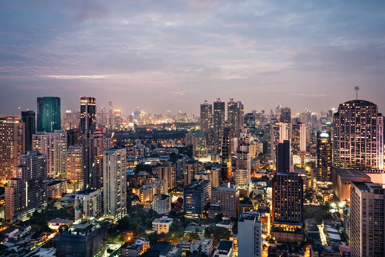 Panorama Bangkoku o zmierzchu.