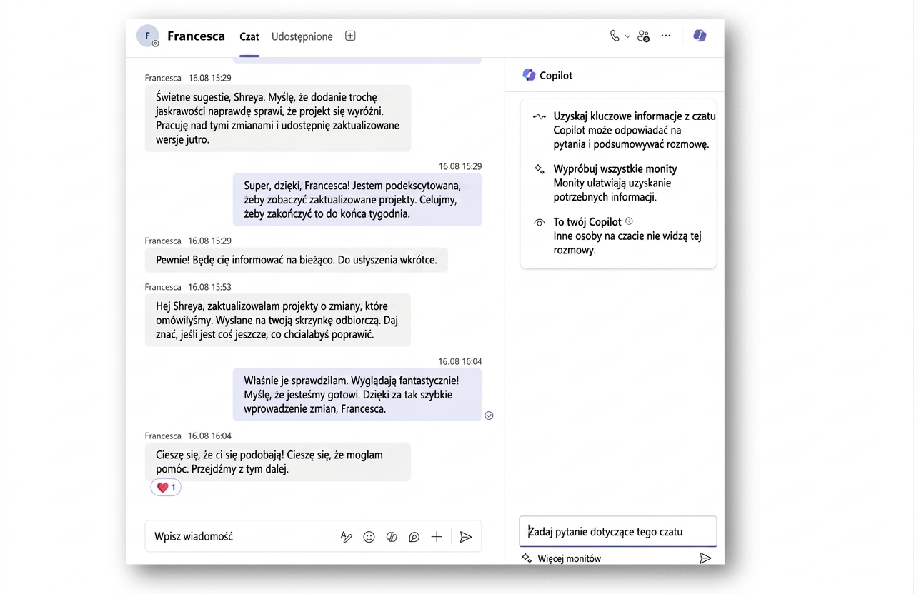 Zrzut ekranu czatu Microsoft Teams z otwartym panelem bocznym do zadawania pytań Copilotowi. Czerwona strzałka wskazuje ikonę Copilota.