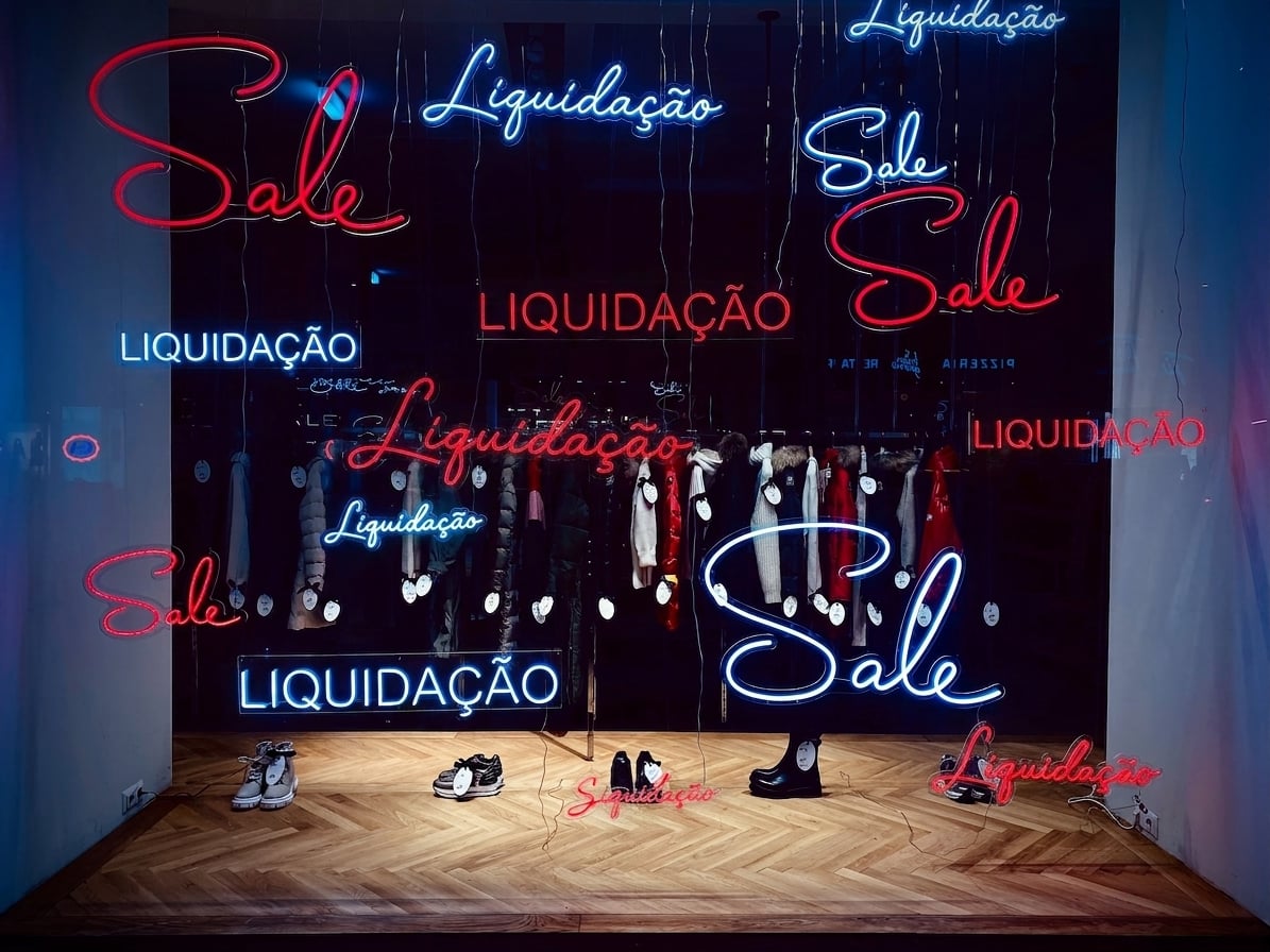 shop_window_with_sale_written_on_it.jpg