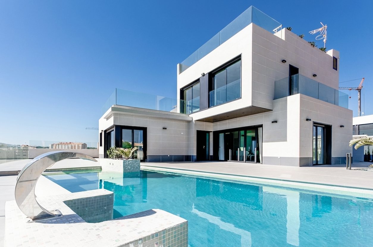 Casa grande com piscina