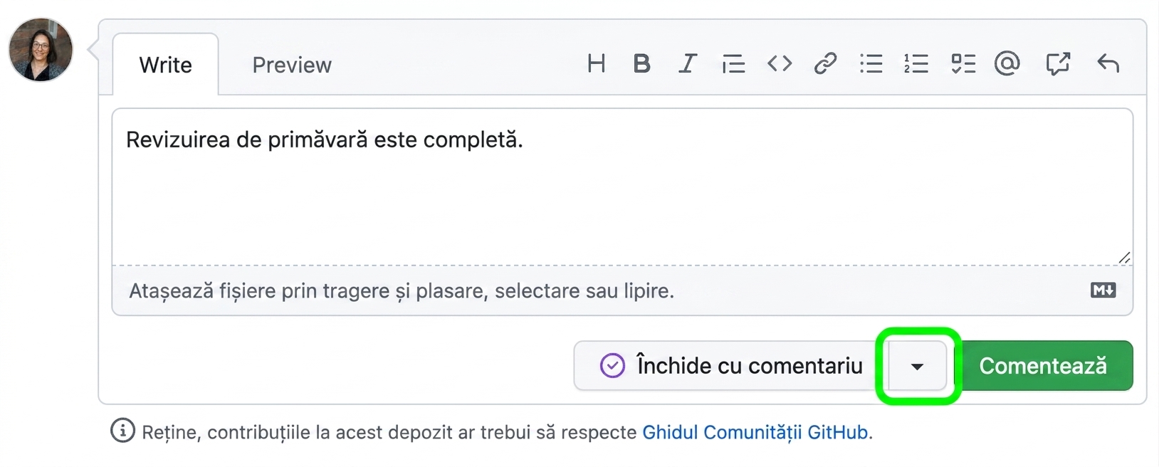Vedere a comentariului de închidere cu săgeata dropdown evidențiată