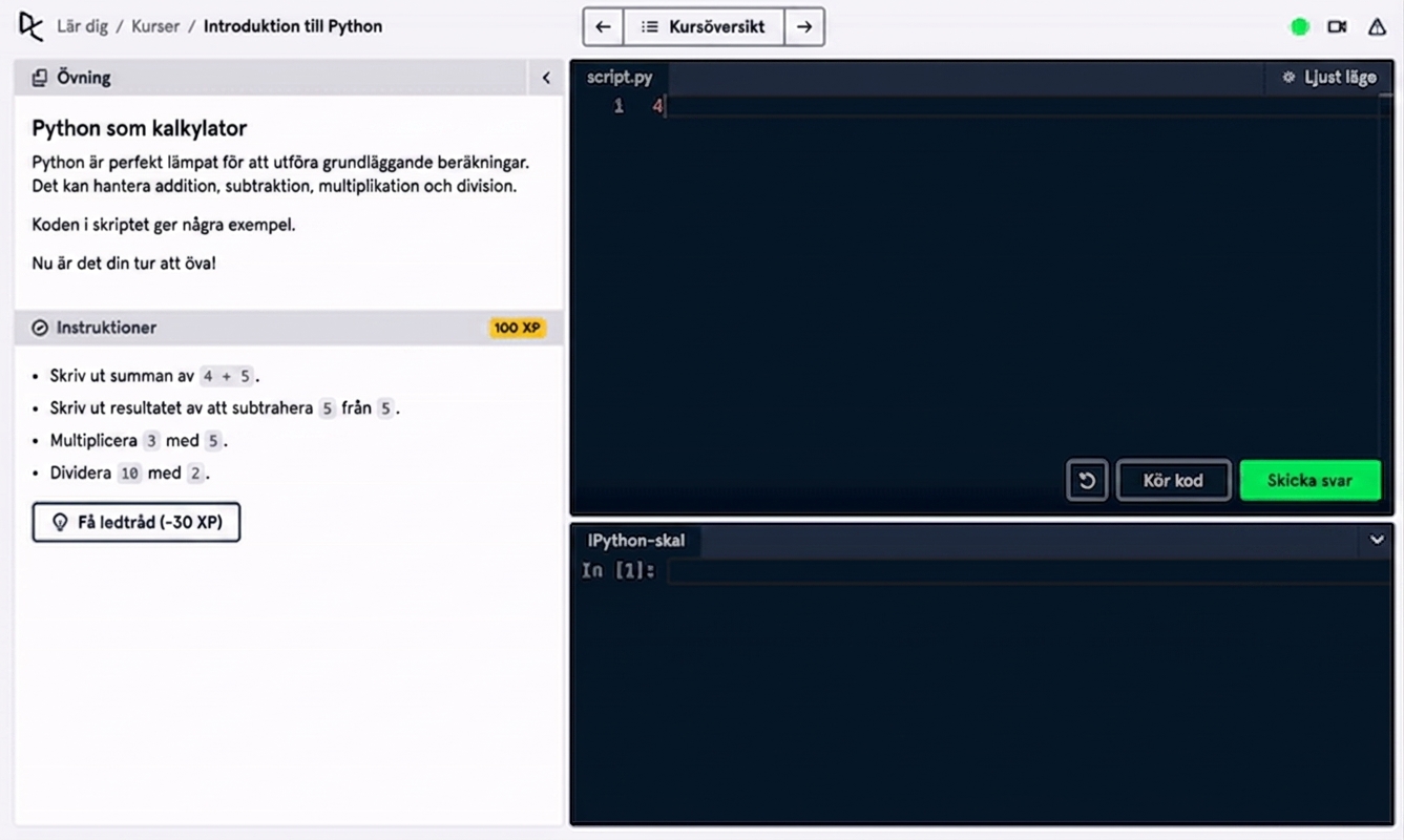 GIF: skriver 4 + 5 i skriptet och klickar på Skicka in svar. Ingen utdata visas.