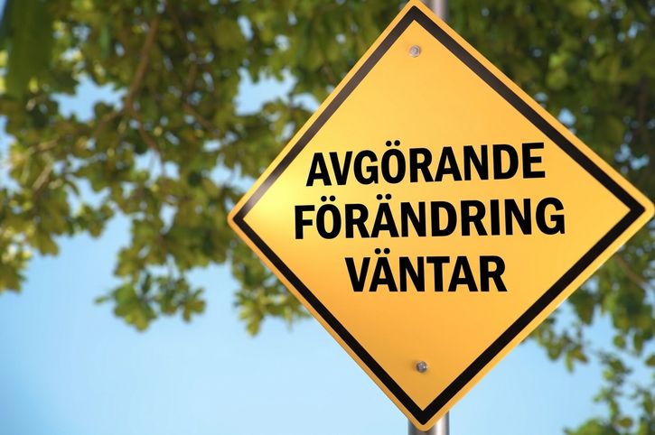 En vägskylt med texten game changer framåt