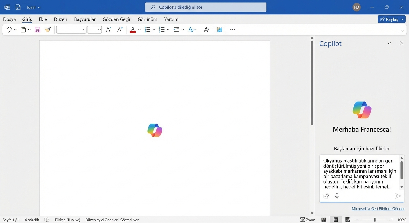 "Yeni bir pazarlama kampanyası için proje teklifi oluştur" sorusu olan açık bir Copilot sohbeti.