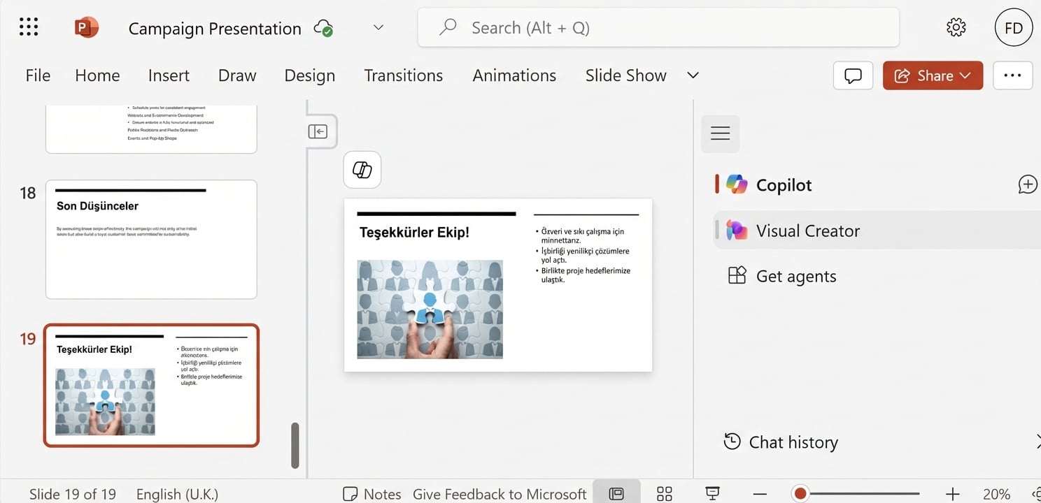 Kullanıcının slaytları düzenlemesini istediği sohbeti gösteren Copilot sohbeti açık bir PowerPoint slaydının ekran görüntüsü.