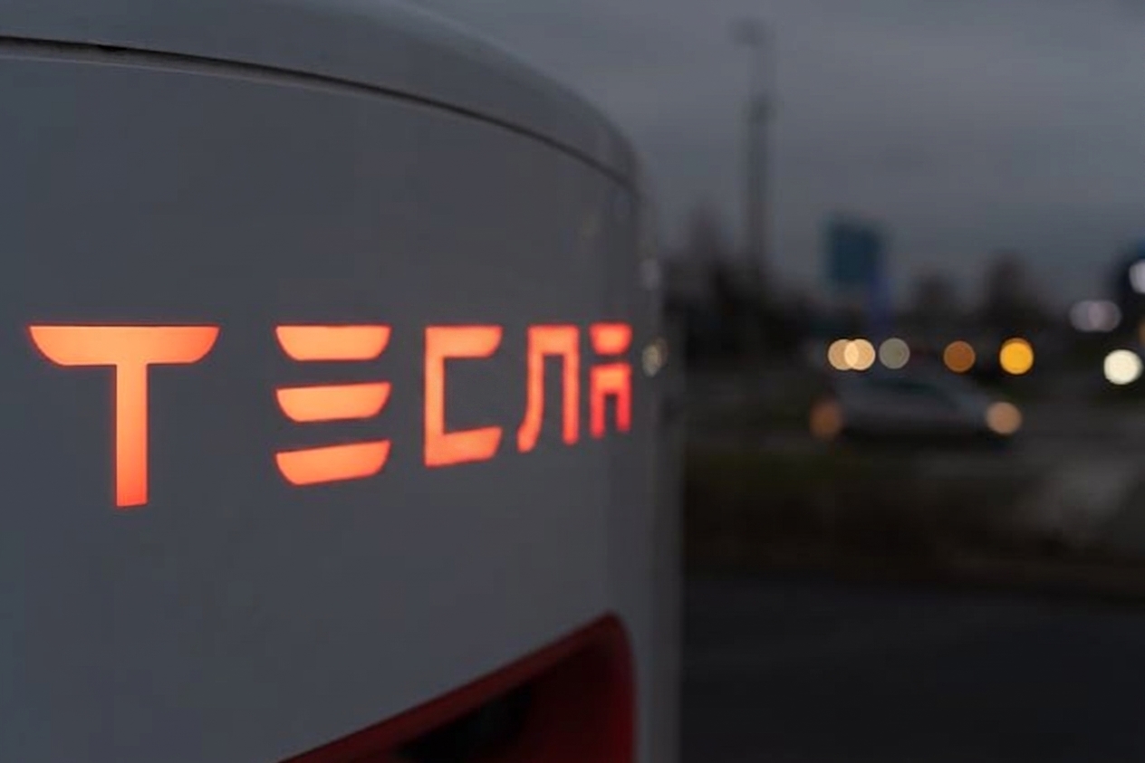 Зображення логотипа Tesla.