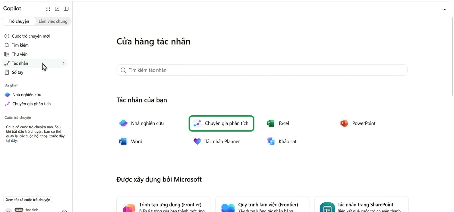 Agent Store trong Copilot, với tác tử Analyst được đánh dấu trong số các tác tử tích hợp sẵn