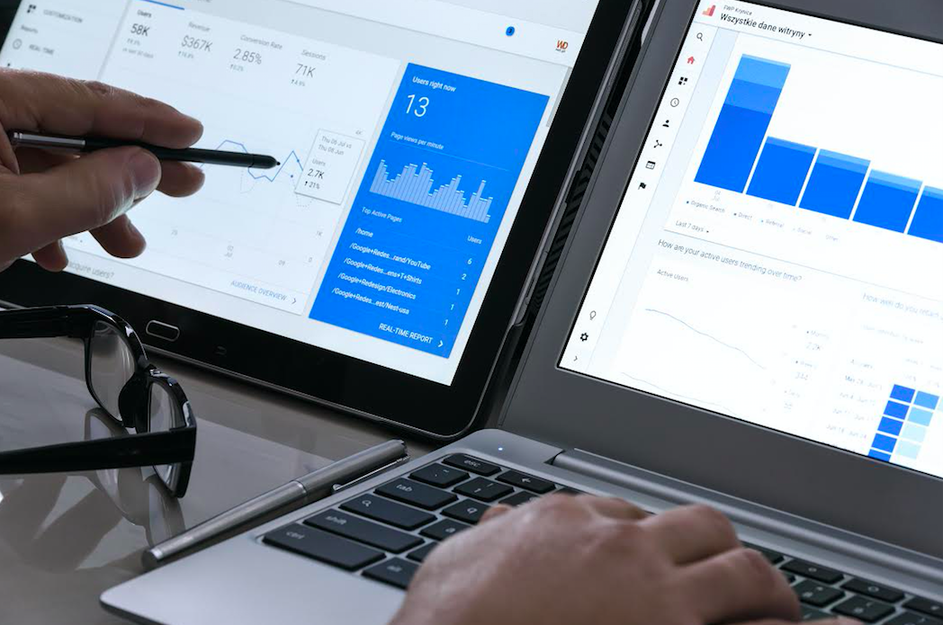 Online seller using logistic regression