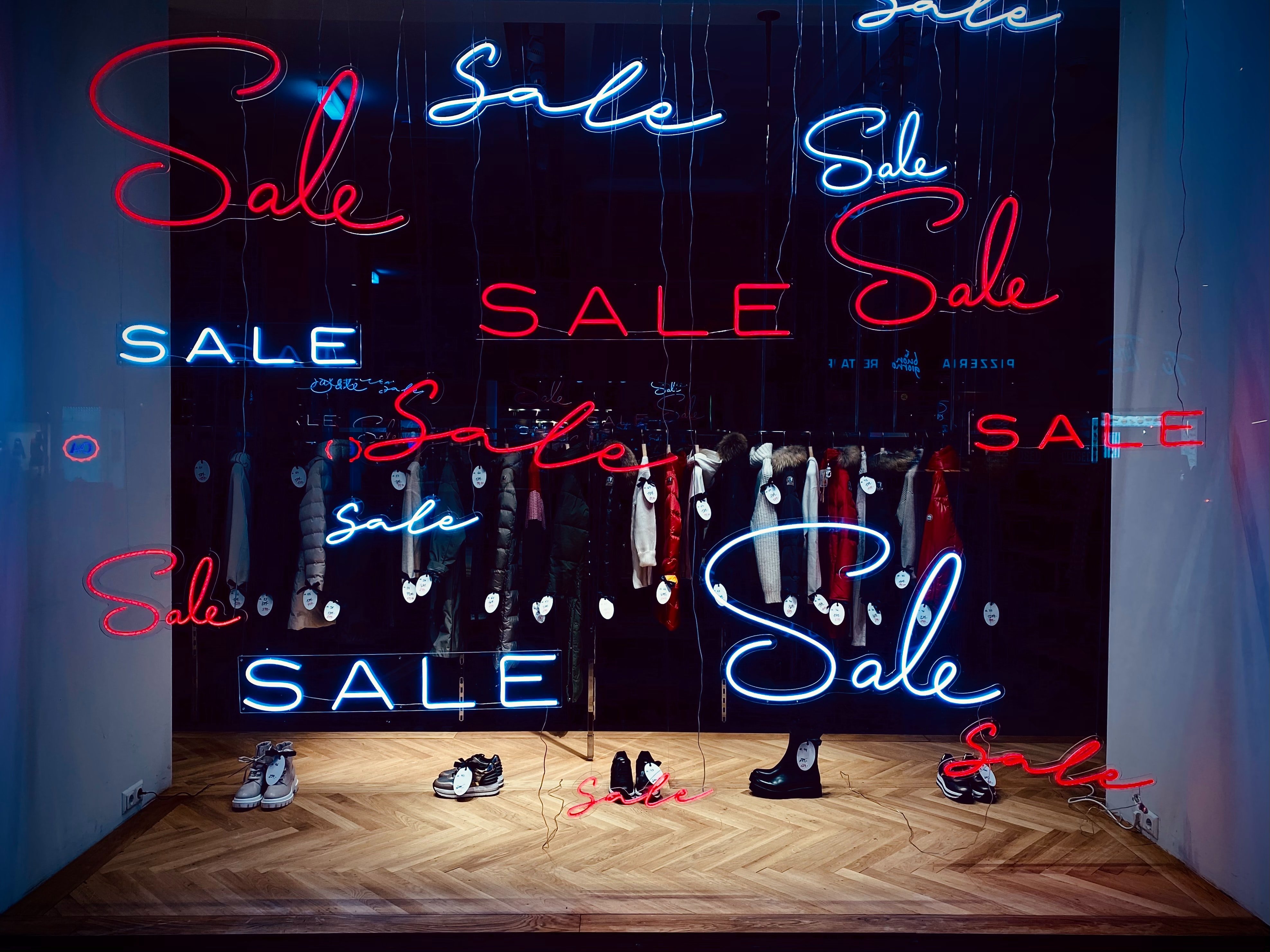 shop_window_with_sale_written_on_it.jpg