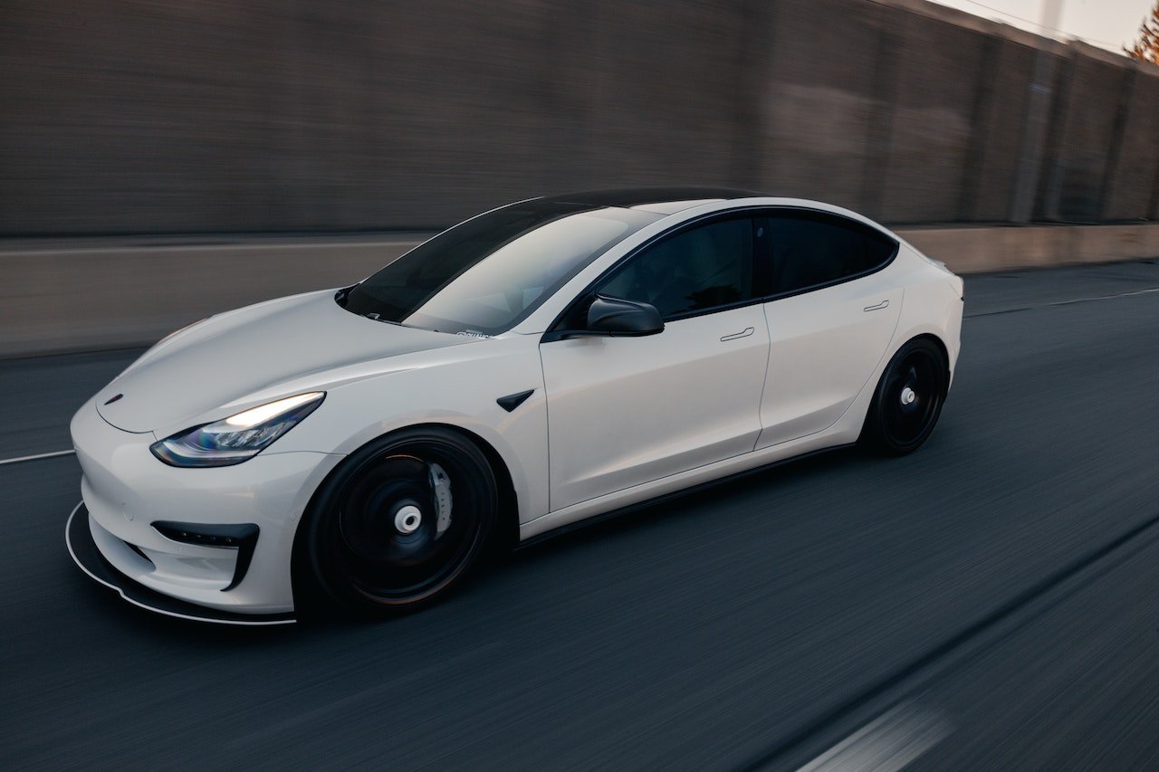 image of white Tesla-Y
