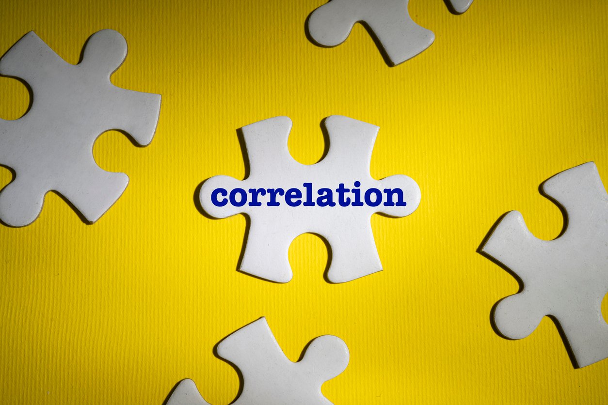 Correlation between puzzle pieces