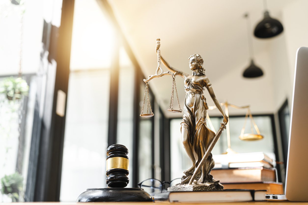 A statue of the scales of justice.