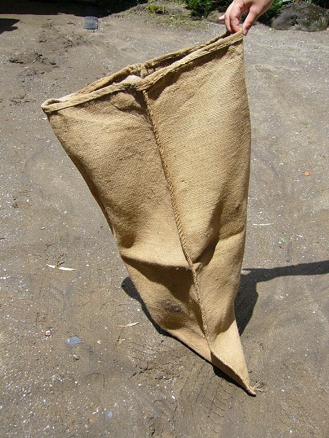 Sets are like sacks holding objects randomly and unordered