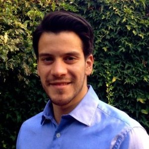 Víctor Medina Headshot