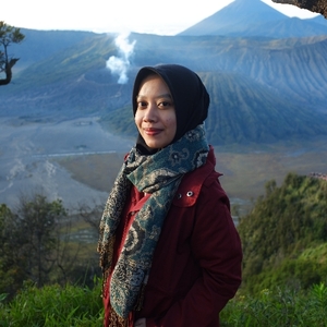 Nova Dewi  Safitri Syam's avatar